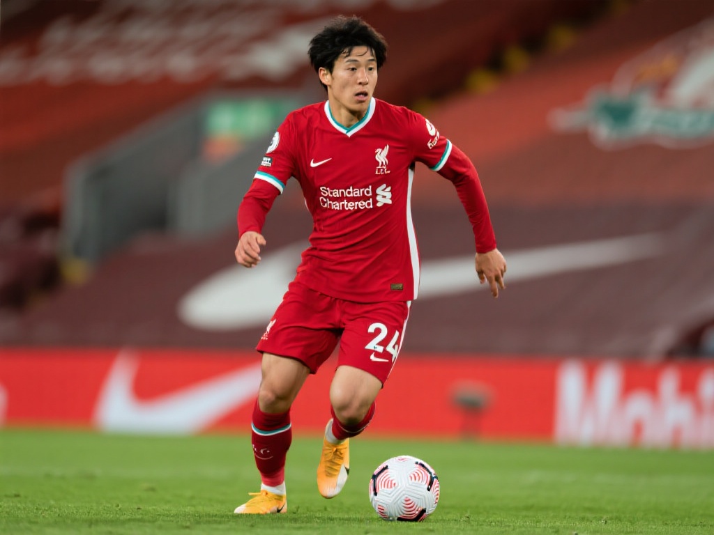 南野拓实:顶着利物浦名号虚张声势,实属尴尬 南野拓实作为日本足球的代表人物之一,加盟