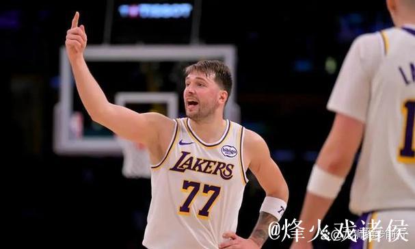 詹姆斯26分10助攻创里程碑，东契奇36分9助，湖人主场逆袭灰熊